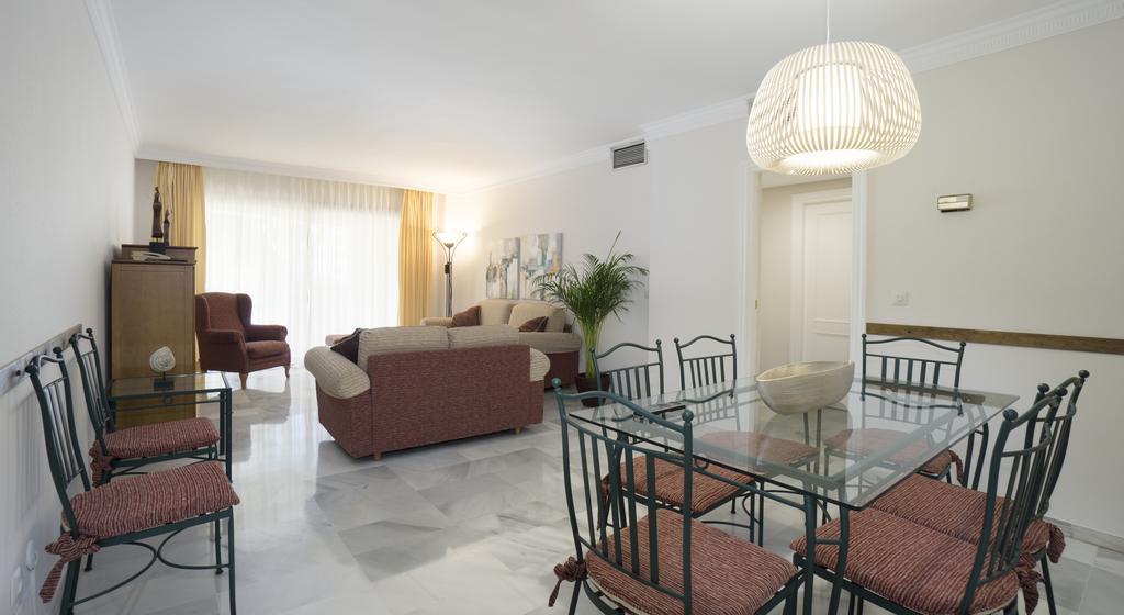 Apartamento Club Jardines Del Puerto Marbella Exterior foto