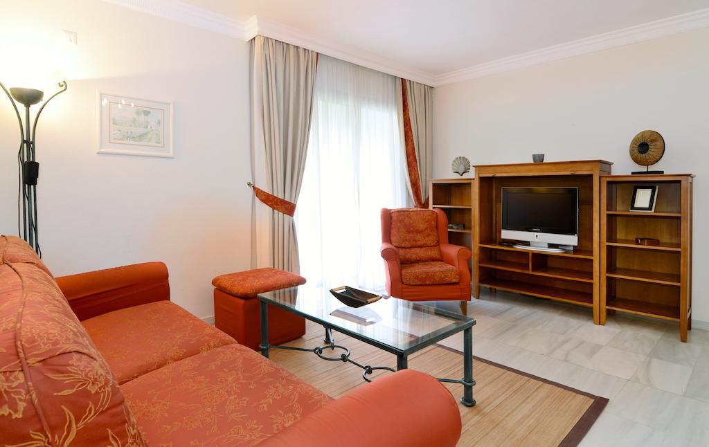 Apartamento Club Jardines Del Puerto Marbella Exterior foto